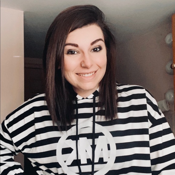 Meet your Posher, Marika - Picture 1 of 1